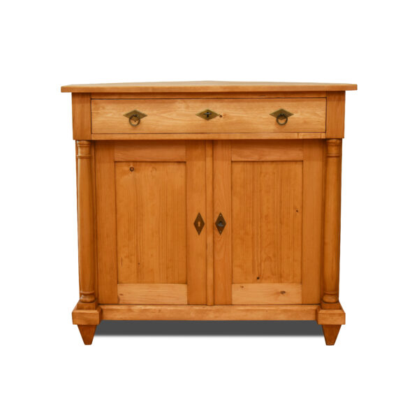 ANTIK SHOP Biedermeier Eck-Anrichte Biedermeier, um 1900 Fichte, biologisch gewachst B: 92 cm T: 66 cm H: 84 cm traditionell gefertigte Eck-Anrichte aus Fichte Altholz