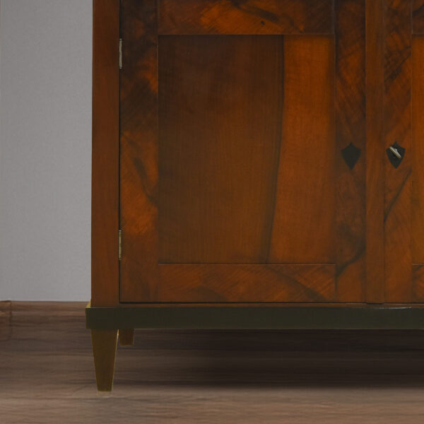 Anrichte, Biedermeier um 1840, Nussbaum, Schellack handpoliert | 4956